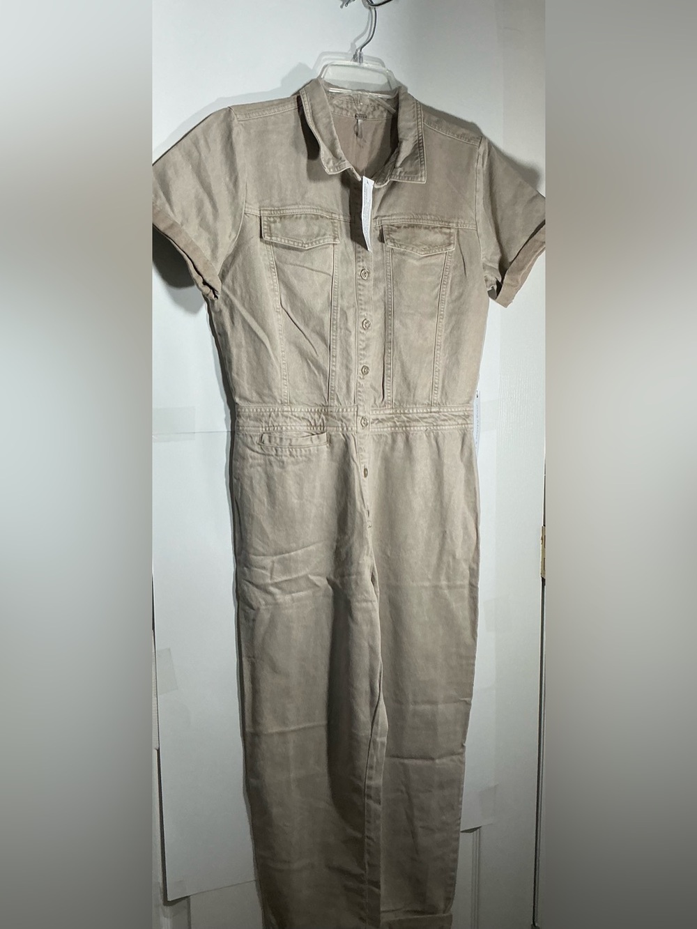 Young, Fabulous & Broke Short-Sleeve women’s Jumpsuit in beige sz M